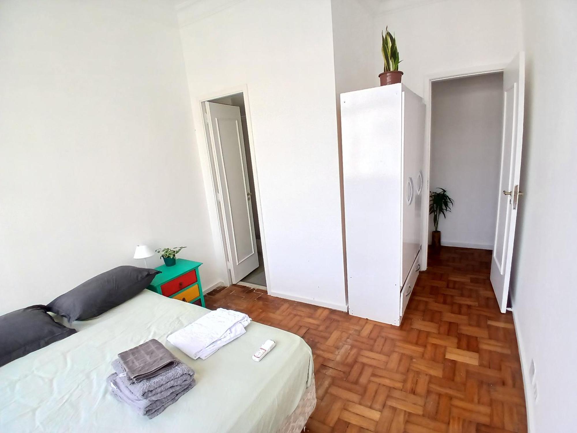 Homestay With Private Bathroom In A Shared