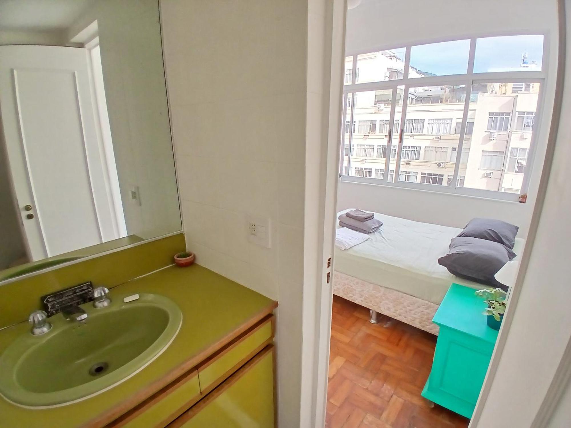 Homestay With Private Bathroom In A Shared Rio de Janeiro